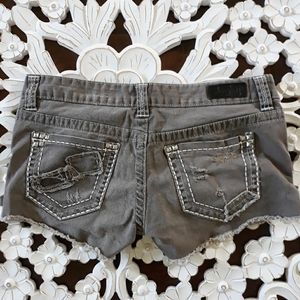 Buckle Daytrip gray denim shorts